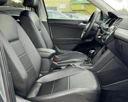 Сірий Фольксваген Тігуан, об'ємом двигуна 2 л та пробігом 97 тис. км за 19900 $, фото 19 на Automoto.ua