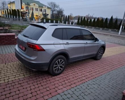 Сірий Фольксваген Тігуан, об'ємом двигуна 2 л та пробігом 88 тис. км за 20000 $, фото 3 на Automoto.ua