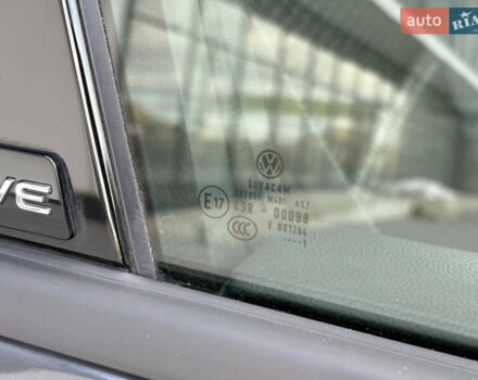 Серый Фольксваген Тигуан, объемом двигателя 2 л и пробегом 176 тыс. км за 27950 $, фото 33 на Automoto.ua