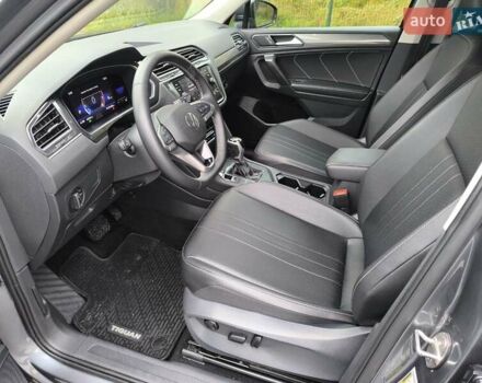 Сірий Фольксваген Тігуан, об'ємом двигуна 2 л та пробігом 63 тис. км за 23400 $, фото 12 на Automoto.ua