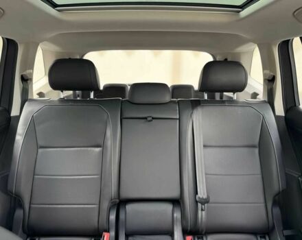 Сірий Фольксваген Тігуан, об'ємом двигуна 2 л та пробігом 13 тис. км за 10000 $, фото 15 на Automoto.ua