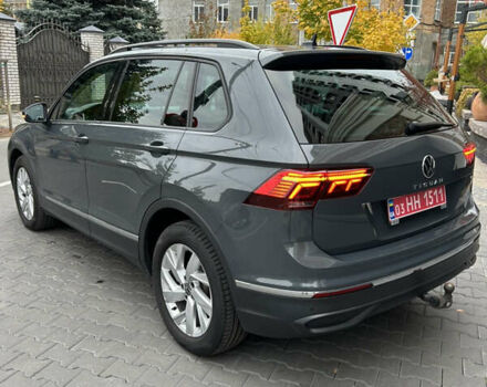 Серый Фольксваген Тигуан, объемом двигателя 2 л и пробегом 194 тыс. км за 31500 $, фото 2 на Automoto.ua