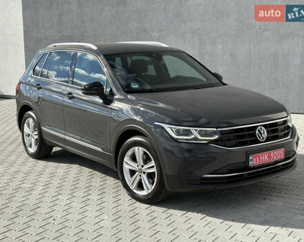 Серый Фольксваген Тигуан, объемом двигателя 2 л и пробегом 176 тыс. км за 27950 $, фото 5 на Automoto.ua