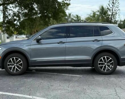 Сірий Фольксваген Тігуан, об'ємом двигуна 2 л та пробігом 13 тис. км за 10000 $, фото 2 на Automoto.ua
