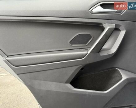 Серый Фольксваген Тигуан, объемом двигателя 1.98 л и пробегом 100 тыс. км за 23900 $, фото 26 на Automoto.ua