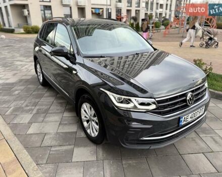 Серый Фольксваген Тигуан, объемом двигателя 1.97 л и пробегом 51 тыс. км за 34500 $, фото 3 на Automoto.ua