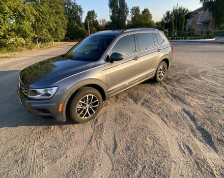 Серый Фольксваген Тигуан, объемом двигателя 1.98 л и пробегом 119 тыс. км за 21500 $, фото 3 на Automoto.ua