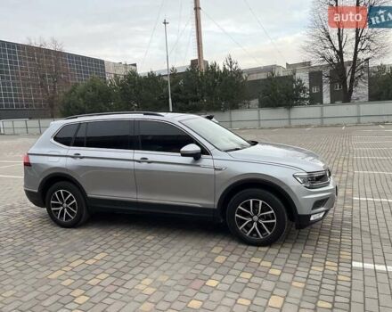 Серый Фольксваген Тигуан, объемом двигателя 2 л и пробегом 119 тыс. км за 19500 $, фото 64 на Automoto.ua