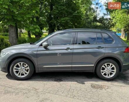 Сірий Фольксваген Тігуан, об'ємом двигуна 1.98 л та пробігом 130 тис. км за 27000 $, фото 2 на Automoto.ua
