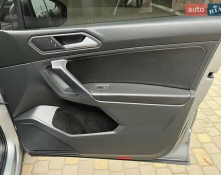 Серый Фольксваген Тигуан, объемом двигателя 2 л и пробегом 119 тыс. км за 19500 $, фото 35 на Automoto.ua