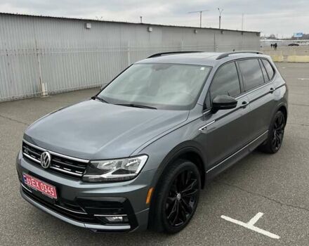 Серый Фольксваген Тигуан, объемом двигателя 1.98 л и пробегом 98 тыс. км за 24500 $, фото 2 на Automoto.ua