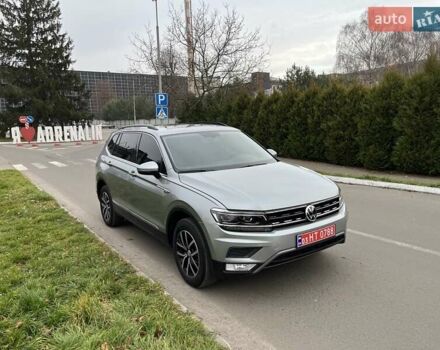 Серый Фольксваген Тигуан, объемом двигателя 2 л и пробегом 119 тыс. км за 19500 $, фото 88 на Automoto.ua