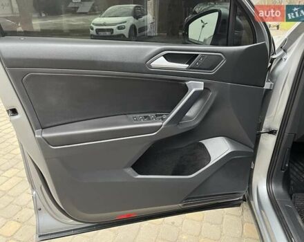 Серый Фольксваген Тигуан, объемом двигателя 2 л и пробегом 119 тыс. км за 19500 $, фото 24 на Automoto.ua