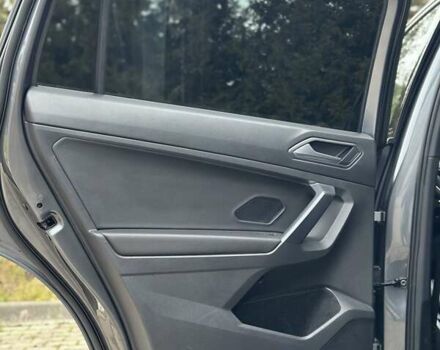 Серый Фольксваген Тигуан, объемом двигателя 2 л и пробегом 67 тыс. км за 25999 $, фото 17 на Automoto.ua