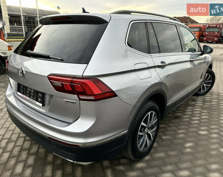 Серый Фольксваген Тигуан, объемом двигателя 2 л и пробегом 124 тыс. км за 16999 $, фото 4 на Automoto.ua