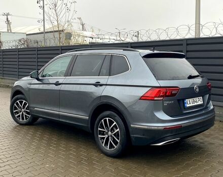 Серый Фольксваген Тигуан, объемом двигателя 2 л и пробегом 33 тыс. км за 22700 $, фото 5 на Automoto.ua