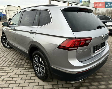 Серый Фольксваген Тигуан, объемом двигателя 2 л и пробегом 124 тыс. км за 16999 $, фото 8 на Automoto.ua