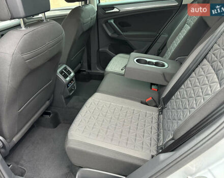 Сірий Фольксваген Тігуан, об'ємом двигуна 1.97 л та пробігом 160 тис. км за 28650 $, фото 76 на Automoto.ua