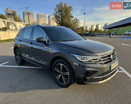 Серый Фольксваген Тигуан, объемом двигателя 1.97 л и пробегом 30 тыс. км за 35000 $, фото 8 на Automoto.ua