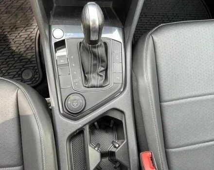 Серый Фольксваген Тигуан, объемом двигателя 2 л и пробегом 83 тыс. км за 15000 $, фото 9 на Automoto.ua