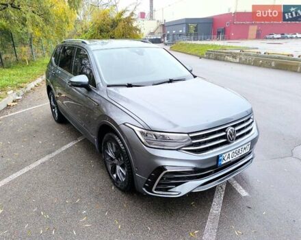 Сірий Фольксваген Тігуан, об'ємом двигуна 2 л та пробігом 63 тис. км за 23400 $, фото 5 на Automoto.ua