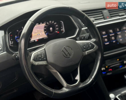 Сірий Фольксваген Тігуан, об'ємом двигуна 2 л та пробігом 204 тис. км за 34499 $, фото 12 на Automoto.ua