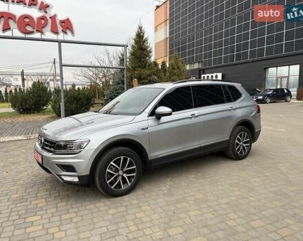Серый Фольксваген Тигуан, объемом двигателя 2 л и пробегом 119 тыс. км за 19500 $, фото 3 на Automoto.ua