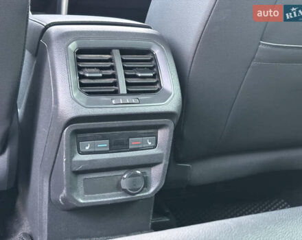 Серый Фольксваген Тигуан, объемом двигателя 1.97 л и пробегом 180 тыс. км за 31000 $, фото 28 на Automoto.ua