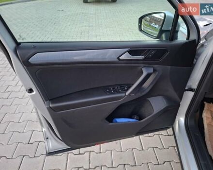 Серый Фольксваген Тигуан, объемом двигателя 1.97 л и пробегом 190 тыс. км за 26399 $, фото 13 на Automoto.ua