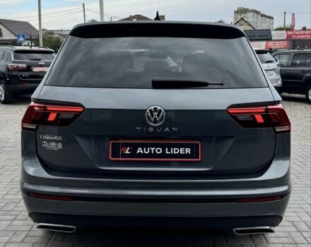 Сірий Фольксваген Тігуан, об'ємом двигуна 2 л та пробігом 97 тис. км за 19900 $, фото 4 на Automoto.ua