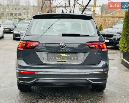 Серый Фольксваген Тигуан, объемом двигателя 1.97 л и пробегом 150 тыс. км за 26300 $, фото 10 на Automoto.ua