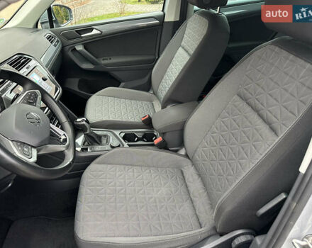 Сірий Фольксваген Тігуан, об'ємом двигуна 1.97 л та пробігом 160 тис. км за 28650 $, фото 42 на Automoto.ua