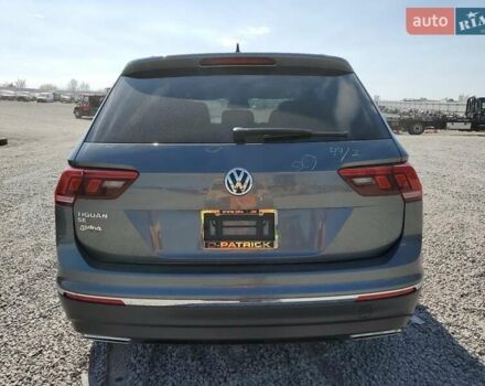 Серый Фольксваген Тигуан, объемом двигателя 1.98 л и пробегом 85 тыс. км за 4000 $, фото 5 на Automoto.ua