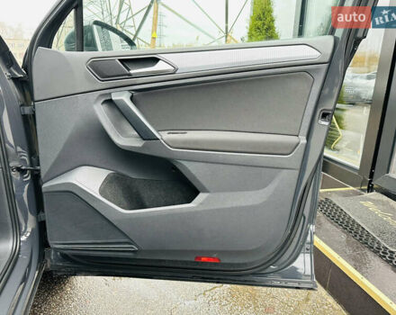 Серый Фольксваген Тигуан, объемом двигателя 1.97 л и пробегом 150 тыс. км за 26300 $, фото 25 на Automoto.ua