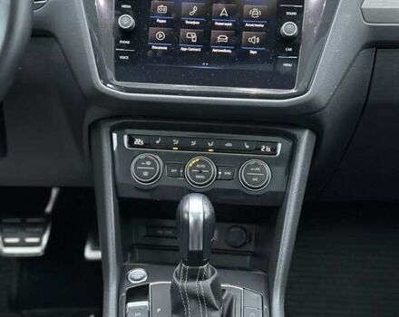 Серый Фольксваген Тигуан, объемом двигателя 2 л и пробегом 67 тыс. км за 25999 $, фото 24 на Automoto.ua