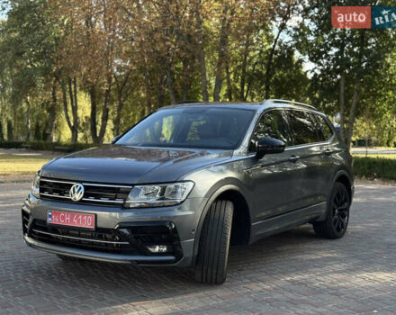 Серый Фольксваген Тигуан, объемом двигателя 1.98 л и пробегом 82 тыс. км за 21499 $, фото 4 на Automoto.ua