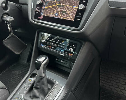 Серый Фольксваген Тигуан, объемом двигателя 2 л и пробегом 194 тыс. км за 31500 $, фото 25 на Automoto.ua