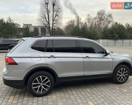 Серый Фольксваген Тигуан, объемом двигателя 2 л и пробегом 119 тыс. км за 19500 $, фото 62 на Automoto.ua