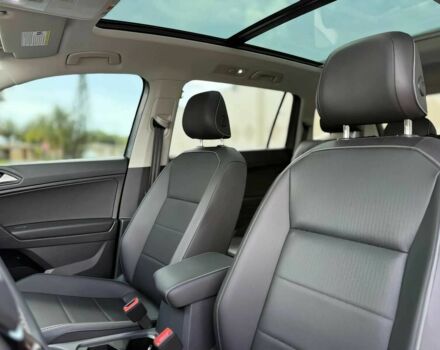 Сірий Фольксваген Тігуан, об'ємом двигуна 2 л та пробігом 13 тис. км за 10000 $, фото 10 на Automoto.ua