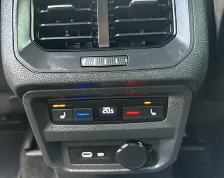 Серый Фольксваген Тигуан, объемом двигателя 2 л и пробегом 176 тыс. км за 27950 $, фото 52 на Automoto.ua