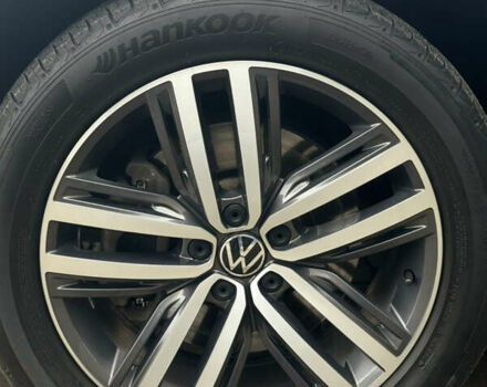 Сірий Фольксваген Тігуан, об'ємом двигуна 2 л та пробігом 204 тис. км за 34499 $, фото 5 на Automoto.ua