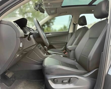 Сірий Фольксваген Тігуан, об'ємом двигуна 2 л та пробігом 13 тис. км за 10000 $, фото 9 на Automoto.ua