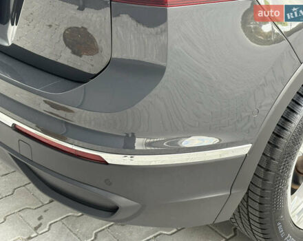 Серый Фольксваген Тигуан, объемом двигателя 2 л и пробегом 176 тыс. км за 27950 $, фото 37 на Automoto.ua