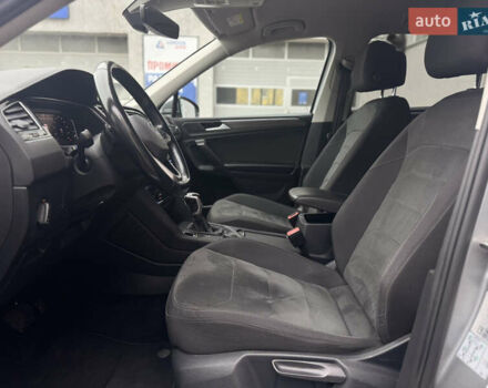 Сірий Фольксваген Тігуан, об'ємом двигуна 2 л та пробігом 204 тис. км за 34499 $, фото 9 на Automoto.ua