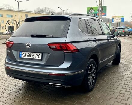 Серый Фольксваген Тигуан, объемом двигателя 2 л и пробегом 33 тыс. км за 22700 $, фото 3 на Automoto.ua