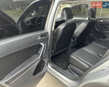 Серый Фольксваген Тигуан, объемом двигателя 2 л и пробегом 119 тыс. км за 19500 $, фото 28 на Automoto.ua