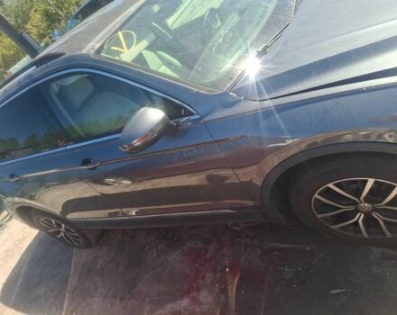 Серый Фольксваген Тигуан, объемом двигателя 2 л и пробегом 56 тыс. км за 12500 $, фото 4 на Automoto.ua