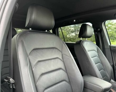 Сірий Фольксваген Тігуан, об'ємом двигуна 2 л та пробігом 11 тис. км за 7500 $, фото 14 на Automoto.ua