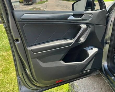 Серый Фольксваген Тигуан, объемом двигателя 2 л и пробегом 38 тыс. км за 13000 $, фото 6 на Automoto.ua