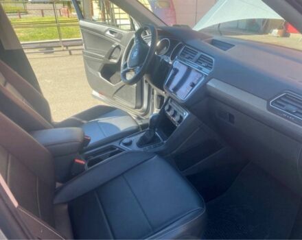 Серый Фольксваген Тигуан, объемом двигателя 2 л и пробегом 90 тыс. км за 23000 $, фото 6 на Automoto.ua